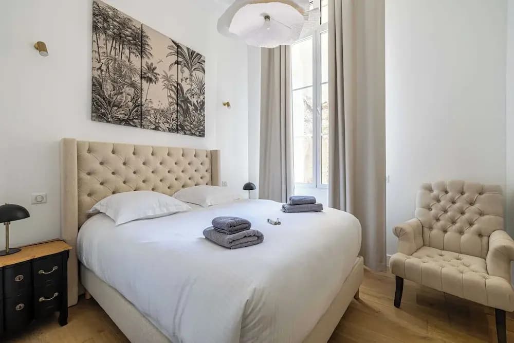Luxury Renovated 4-room Apartment - rue Hoche - Bourgeois Building - Photo 5