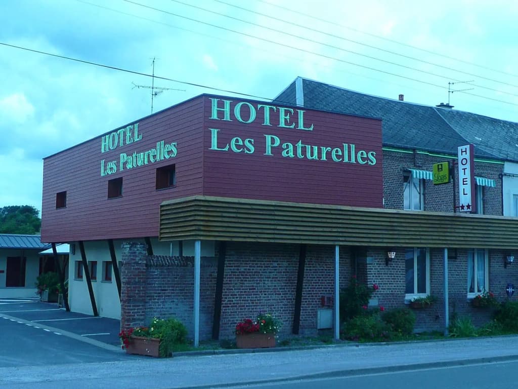 Hôtel Les Paturelles - Photo 1