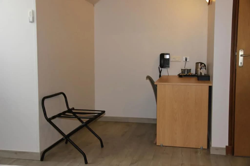 Logis Hôtel la Méridienne - Photo 1
