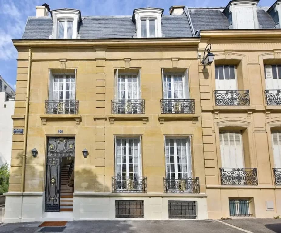 Noble Luxury Residence in the Heart of Paris - Photo 1