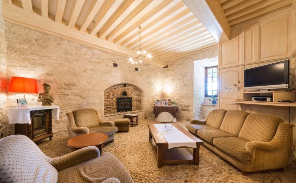 Chateau La Fleunie - Photo 1
