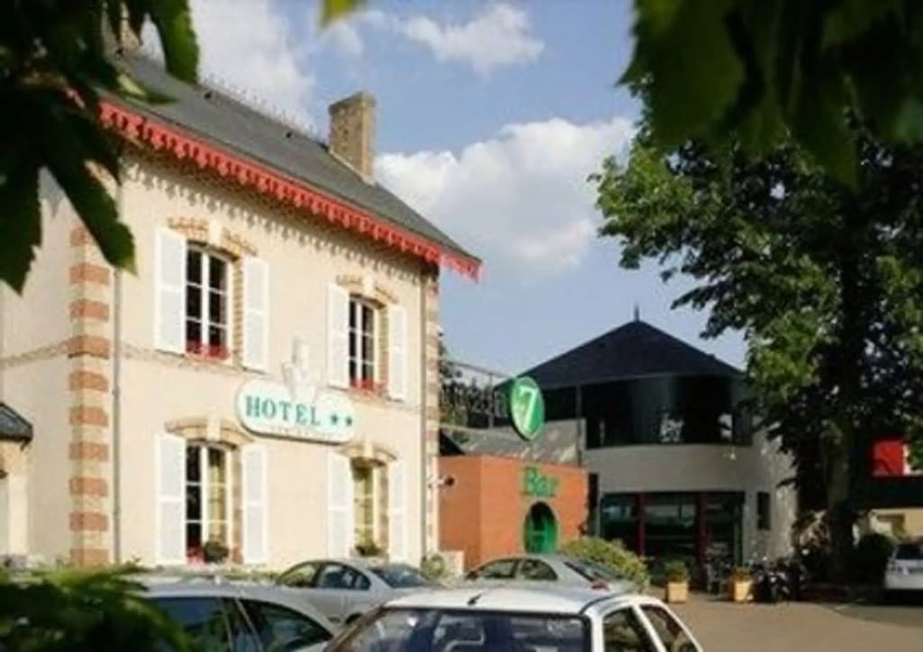 Quality Hotel Le Circuit - Le Mans - Photo 1