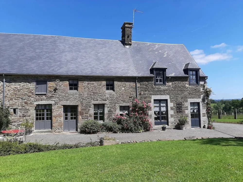 Alluring Holiday Home With Fenced Garden, Barbecue - Photo 1