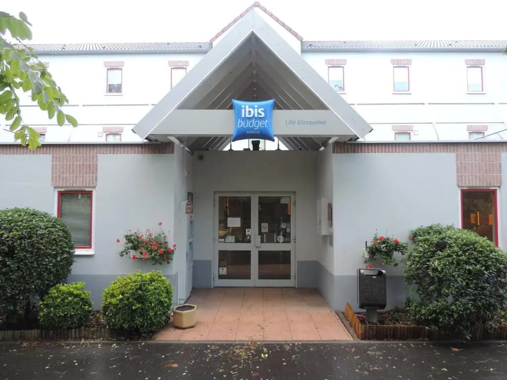 ibis budget Lille Wasquehal - Photo 1