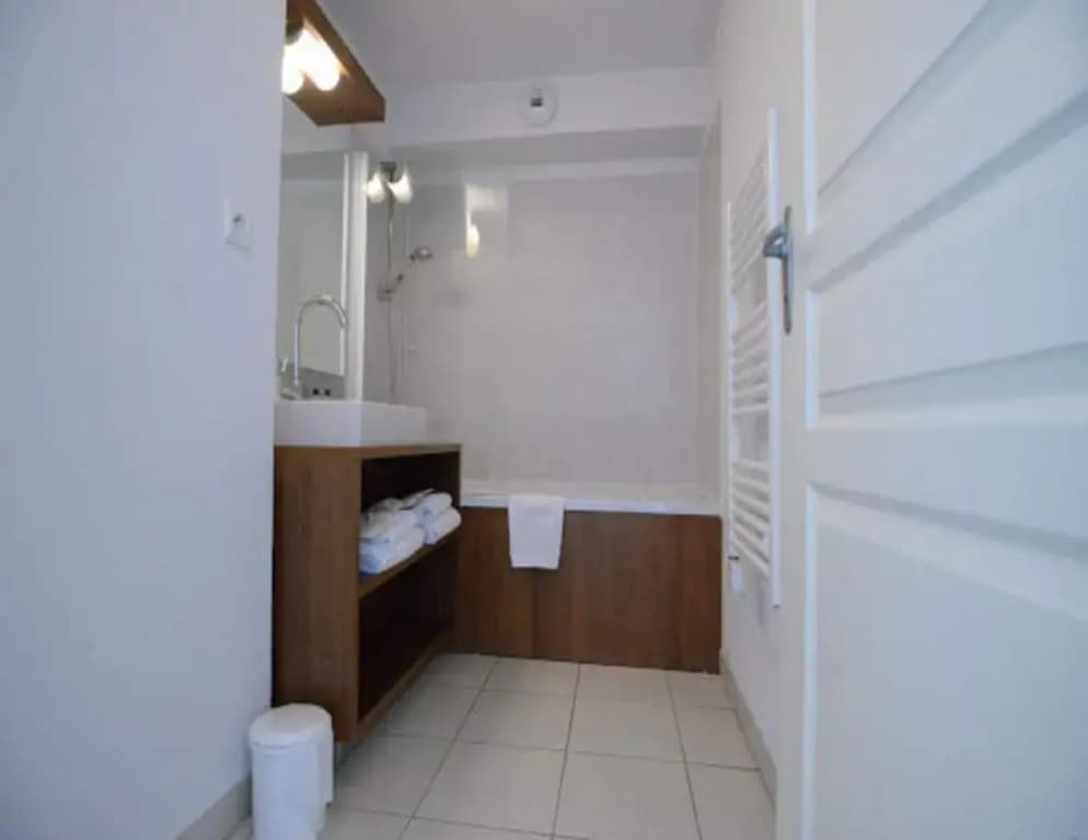 Apartment in Azille Near Lac de Jouarres - Miniature 6