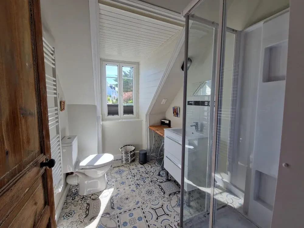 4 Family Home, Walking Distance to the Beach - Miniature 7