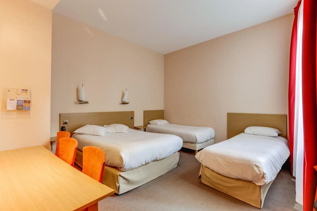 Hotel Kyriad Saint Malo centre Plage - Photo 3
