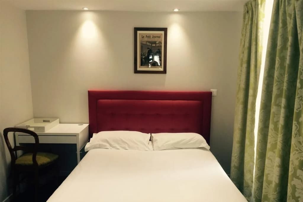 Hotel Savoy - Photo 4