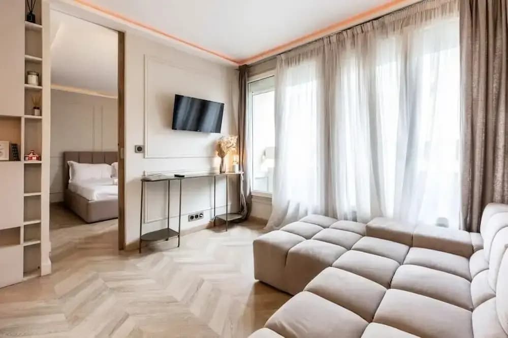 Petit Violette I Amazing 1 Bed Apt in Paris - Photo 1