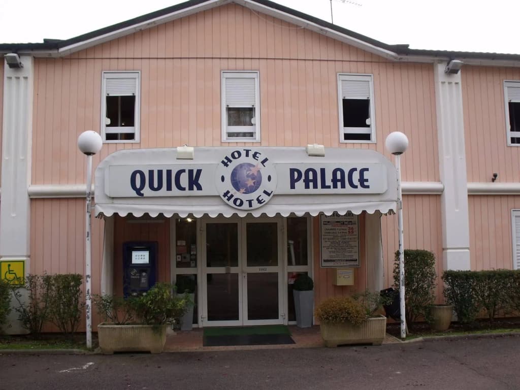 Quick Palace Auxerre Monéteau - Photo 1