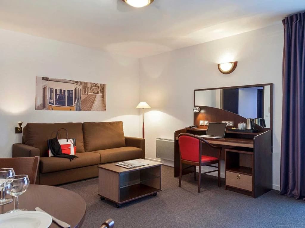 Comfort Suites Port-Marly Paris Ouest - Miniature 3