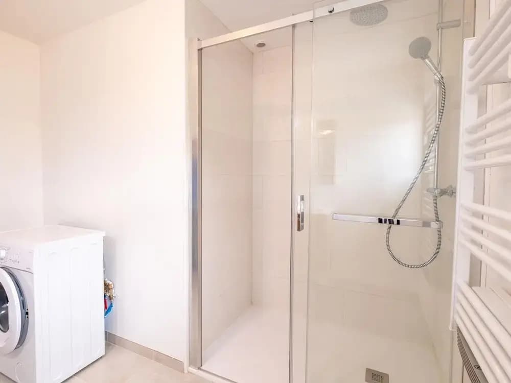 Charming Holiday Home With Private Pool - Miniature 8