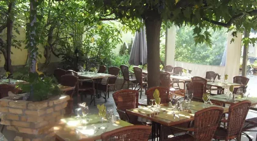 Auberge de la Table Ronde - Photo 1