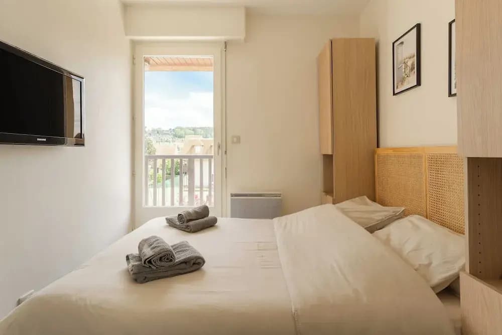 Renovated Apartment Sleeping 6 - Pool and Tennis - Photo 5