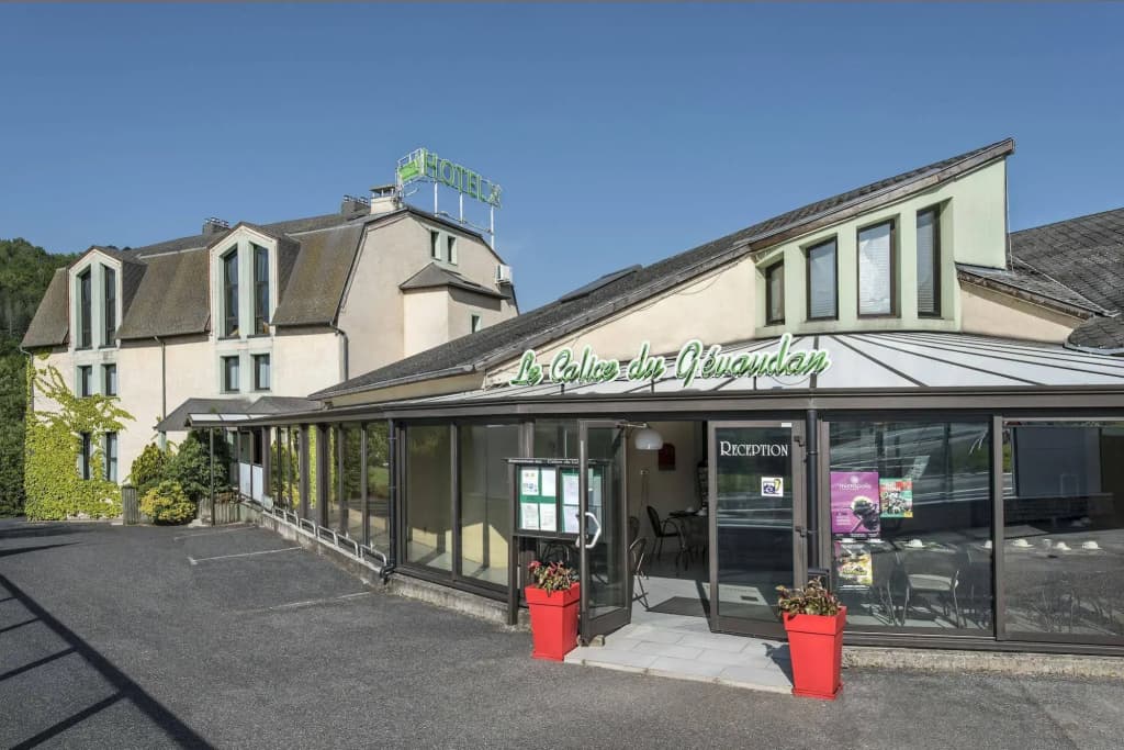 Hotel Le Calice du Gevaudan - Photo 1
