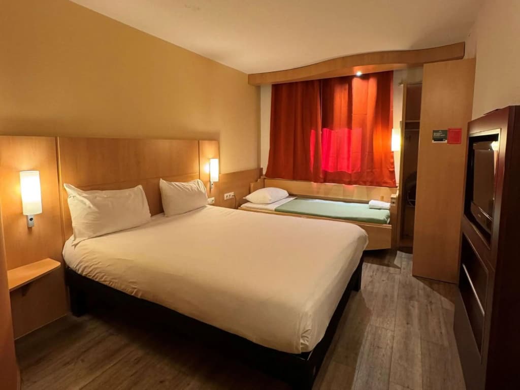 ibis Istres Trigance - Miniature 2