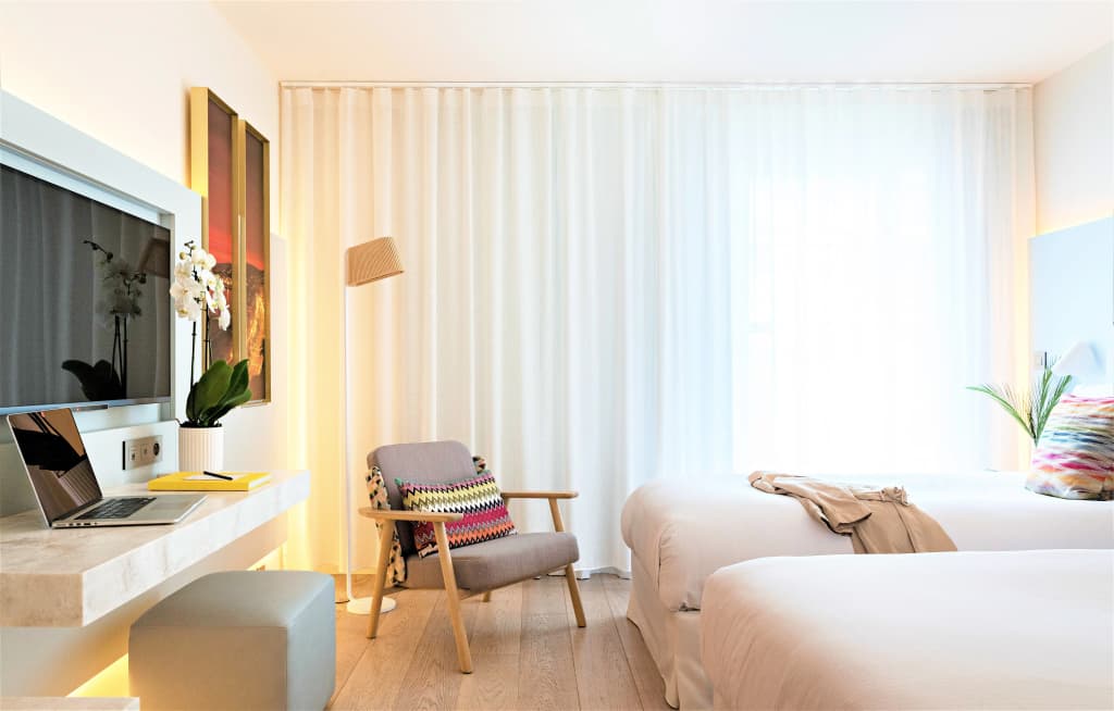 Croisette Beach Hotel Cannes - MGallery Collection - Photo 3