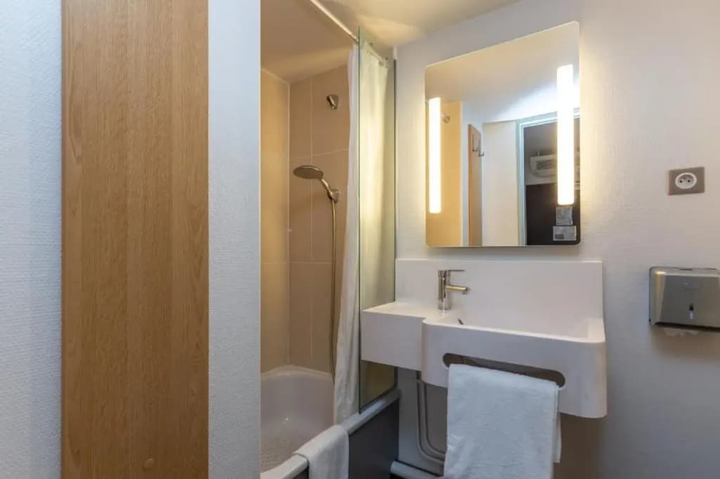 B&B Hotel Bayonne - Miniature 7