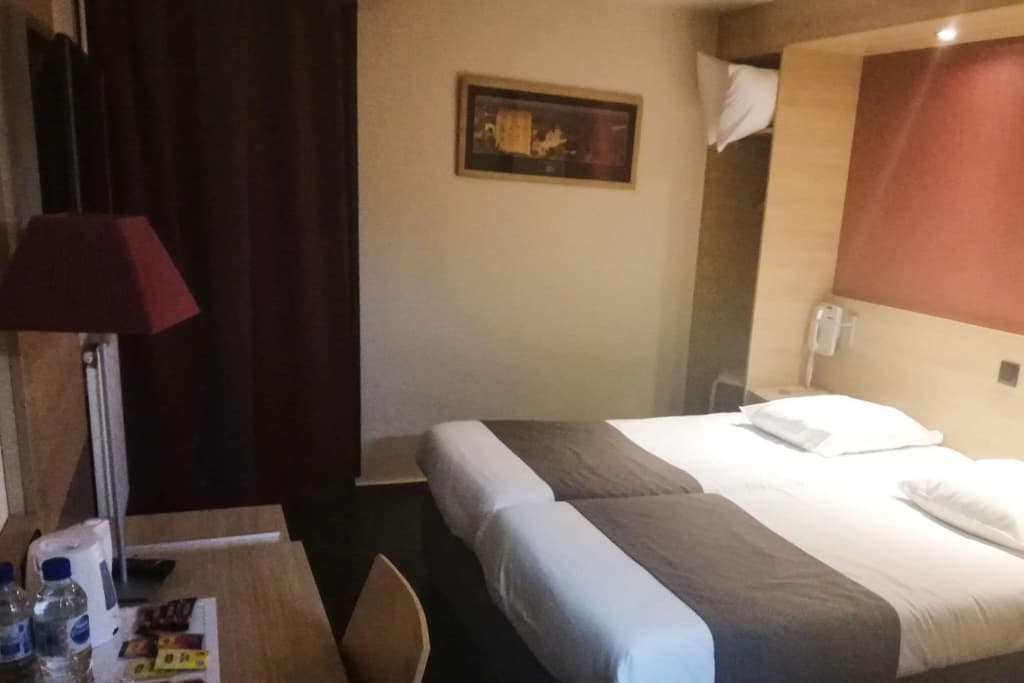 Comfort Hotel Pithiviers - Miniature 7