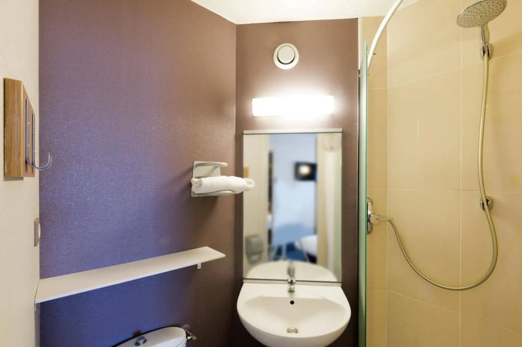 B&B HOTEL Nantes Rezé Saint-Sébastien - Miniature 8