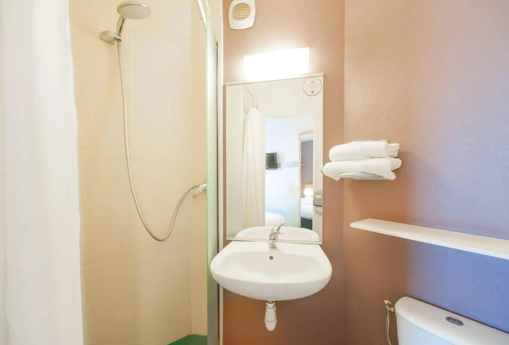 B&B HOTEL Annecy Argonay - Miniature 7