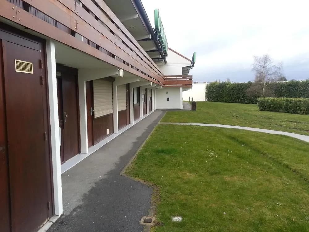 Kyriad Chantilly Sud - Luzarches - Photo 1