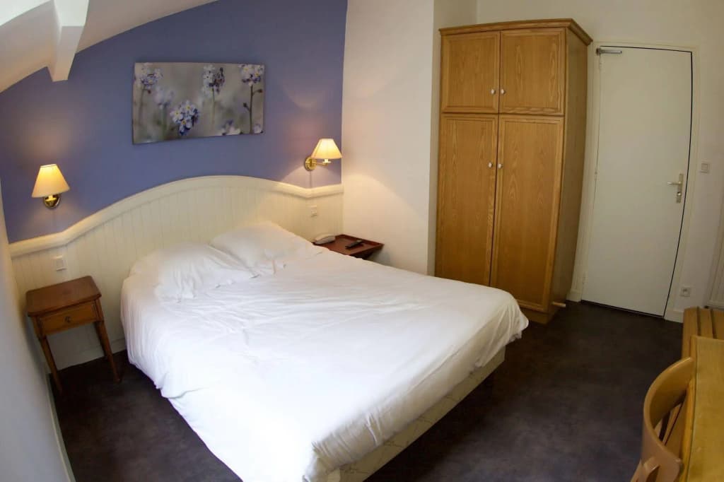 Garden Hotel - Photo 3