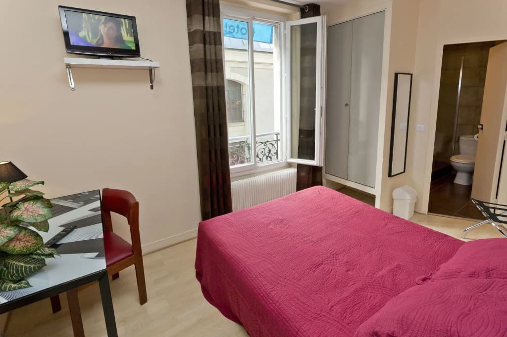 Hipotel Paris Belgrand Marie 20ème - Photo 5