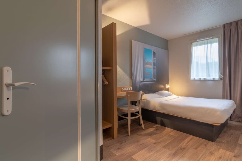B&B HOTEL Châteauroux Aéroport - Miniature 6