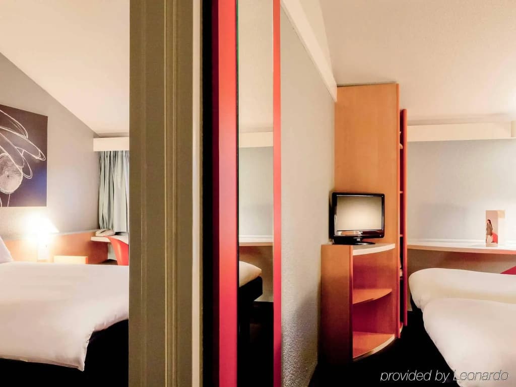 ibis Lyon Nord - Photo 2