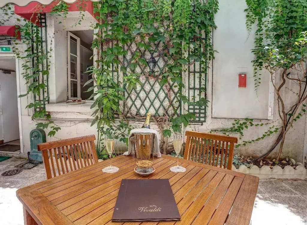 Vivaldi Hotel - Photo 5