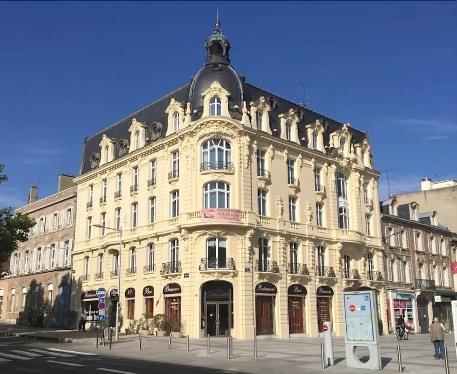 Le Carlton - Photo 1