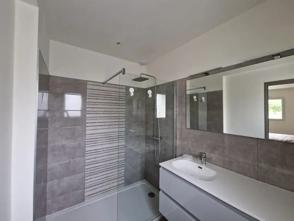 Spacious House Near Pink Granite Coast - Miniature 6
