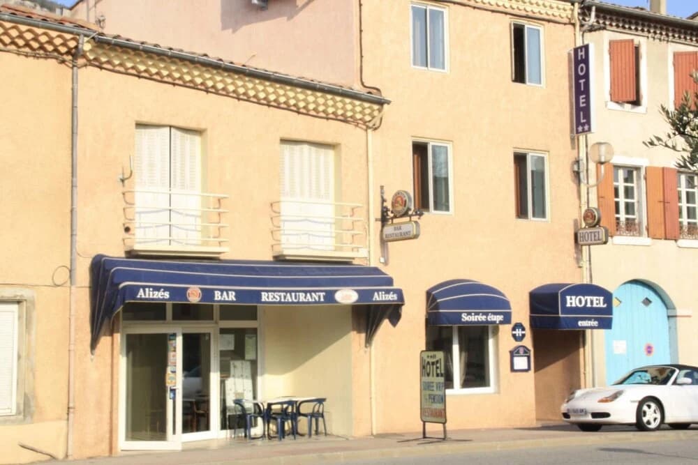Hotel Restaurant Les Alizes - Photo 1
