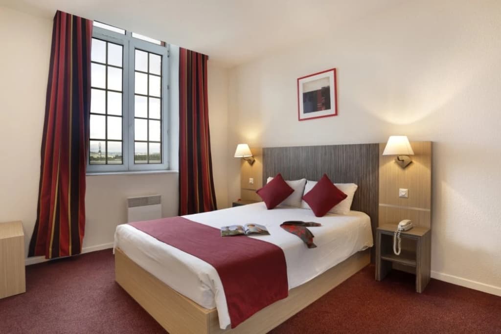 Comfort Suites Epernay - Photo 2