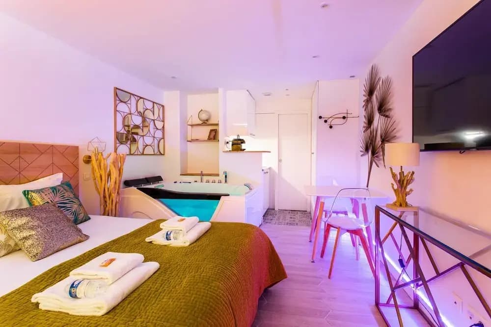 Love Room - 2P With Jacuzzi - Photo 5