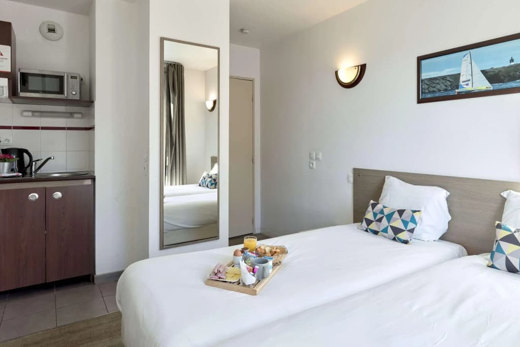 Comfort Aparthotel Versailles Saint Cyr l'Ecole - Photo 5