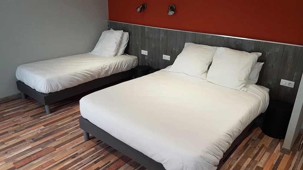 Logis Hotel Yseria - Historical Center - Photo 3