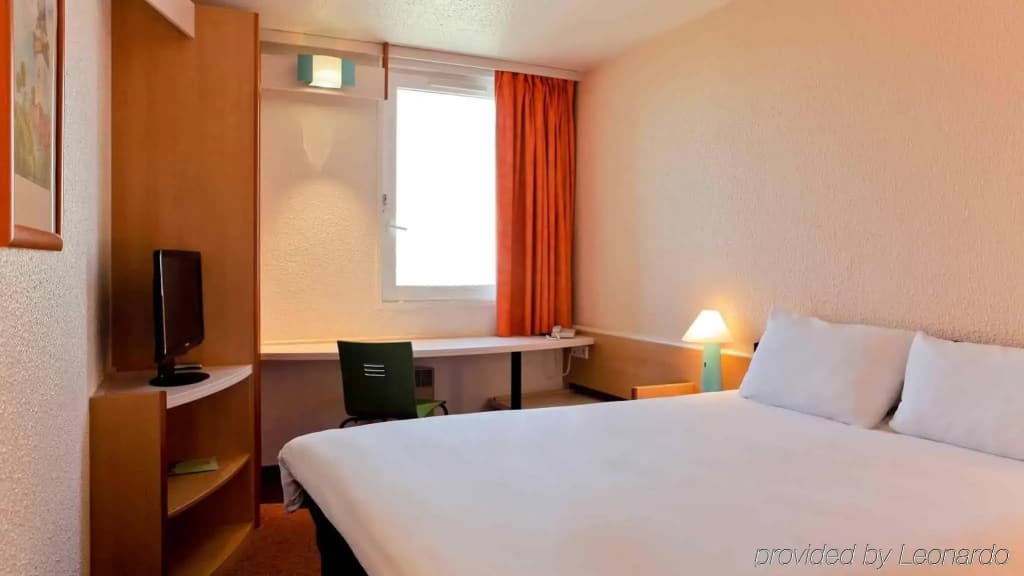 ibis Lyon Est Bron - Photo 3