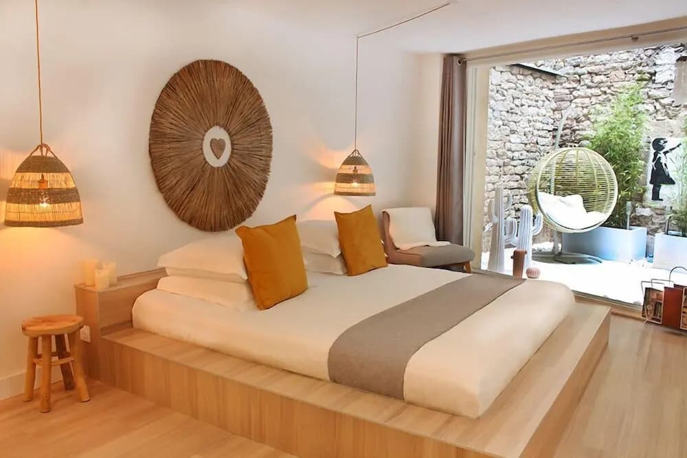 Suite6 - Photo 3