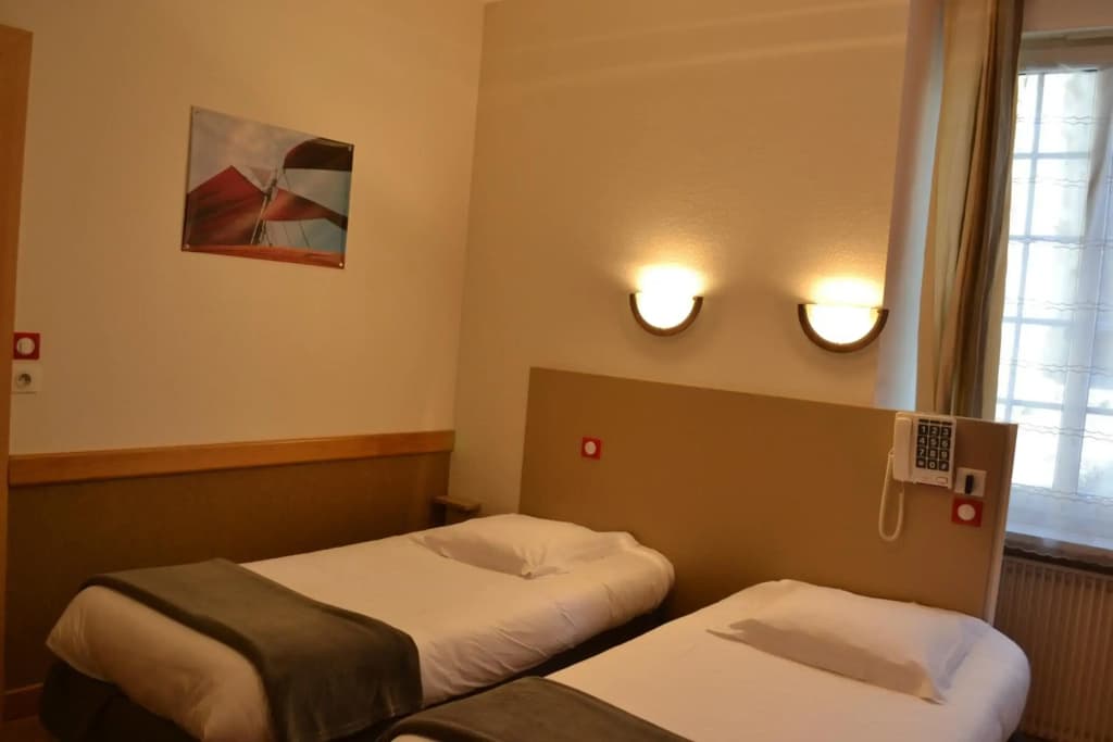 Hotel De La Porte Saint Pierre - Photo 2