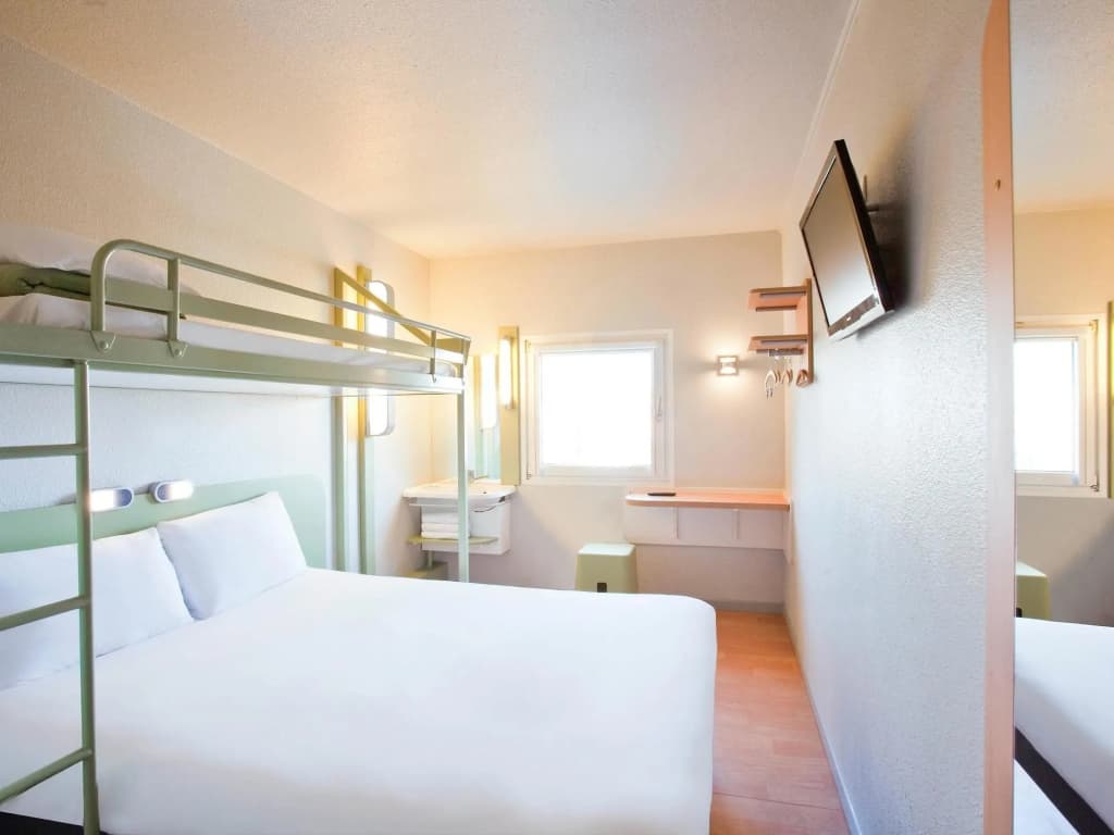 ibis budget Marne la Vallee Chelles - Photo 4