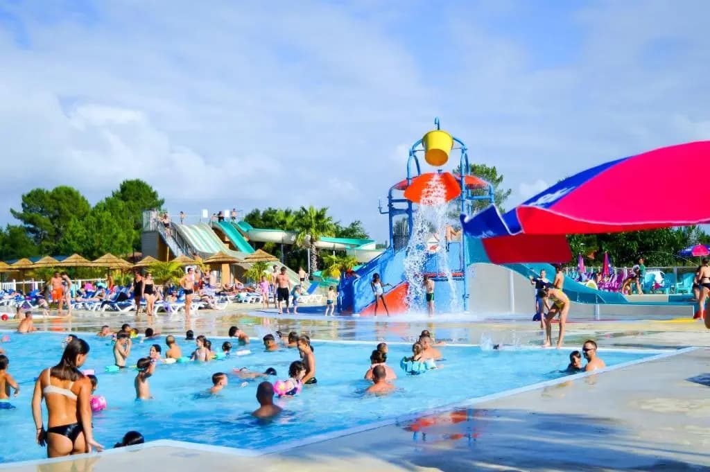Bungalow de 2 chambres avec piscine partagee jardin amenage et wifi a Saint Julien en Born a 4 km de la plage - Miniature 7