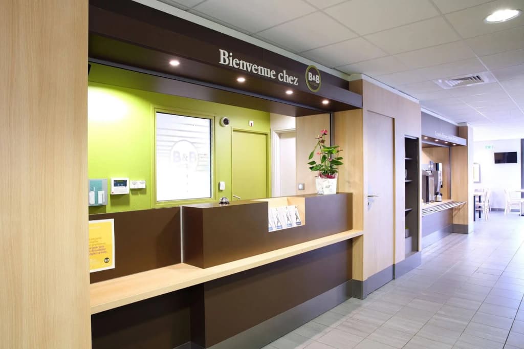 B&B HOTEL Montpellier Centre Le Millénaire - Photo 2