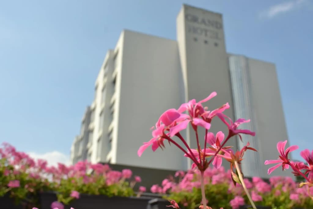 Le Grand Hotel - Photo 1