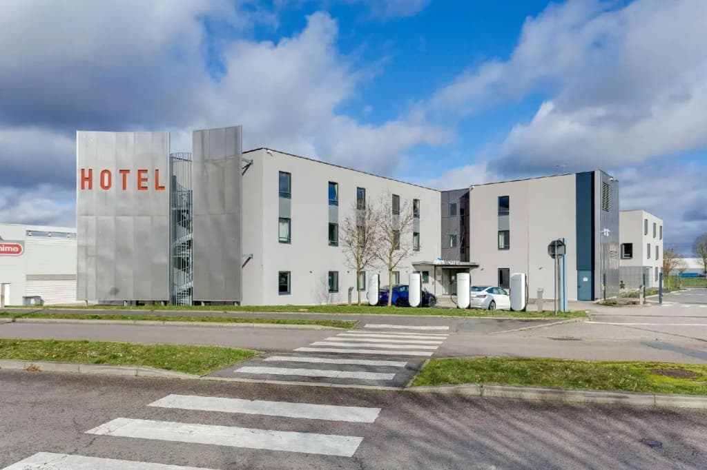 Brit Hotel Saint-Dizier - Photo 1