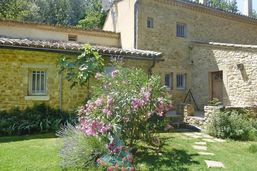 Apartment in Caderousse With Pool - Photo 1