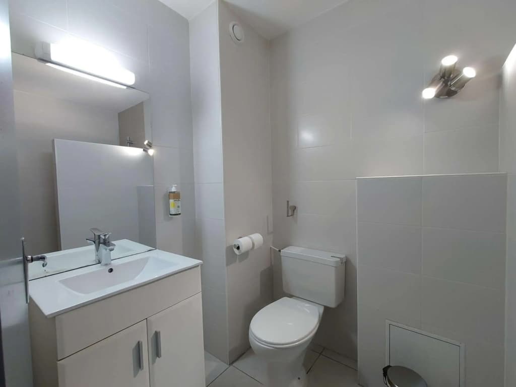 Kyriad Direct Grenoble - Miniature 8
