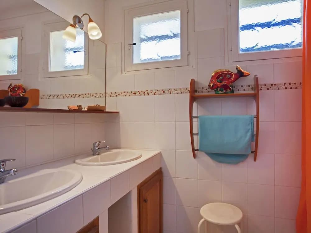 Cosy Holiday Home in CargÃ¨se Corse-du-Sud near Sea - Miniature 8