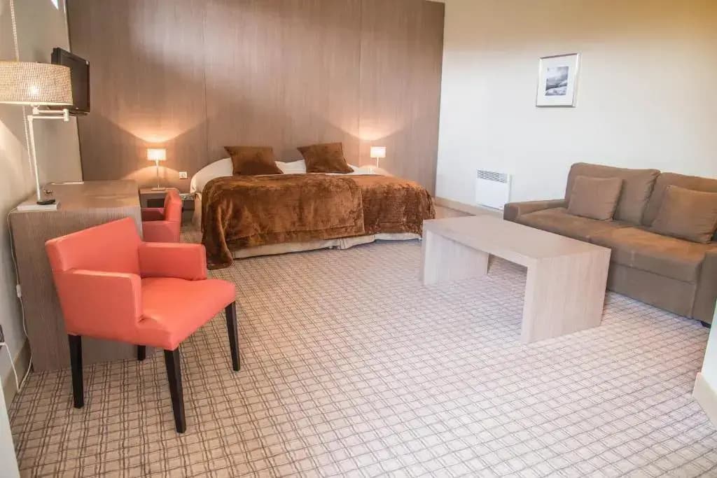 Golf Hotel - Miniature 7